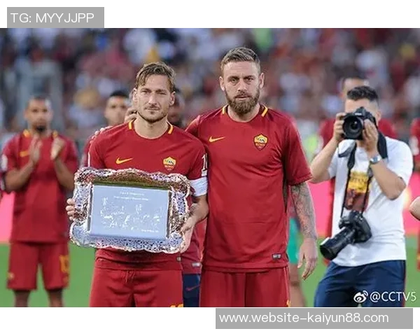 昔日罗马太太团重聚托蒂德罗西前妻携现任伴侣共享度假时光