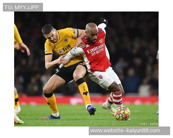 前狼队与伯恩茅斯主帅加里奥尼尔或将接手斯特拉斯堡帅位