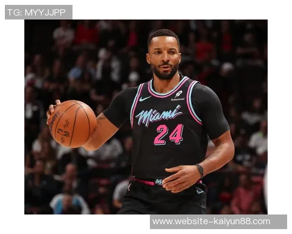 鲍威尔称约维奇多种方式影响比赛心态始终强大令人赞叹